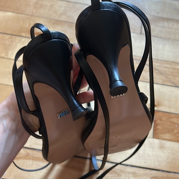 Zara Black Ankle Wrap Square Toes Trendy 3” Heeled Sandals - Picture 5 of 8